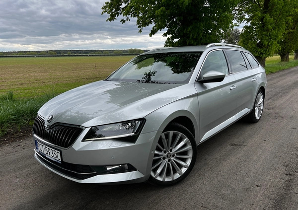 Skoda Superb cena 75000 przebieg: 80000, rok produkcji 2017 z Krośniewice małe 232